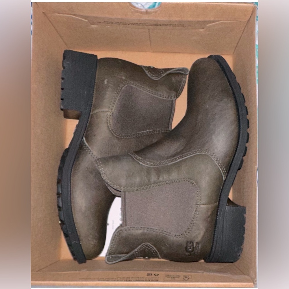 Ugg Bonham Boot III - Size 5 - NEW